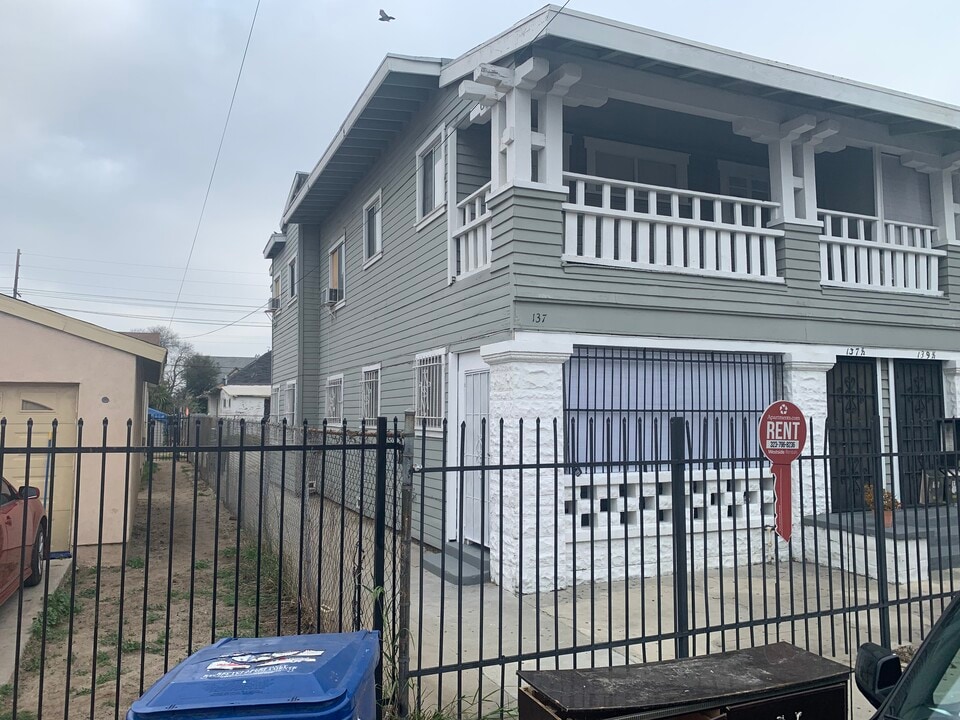 137 E 31st St, Unit 139 in Los Angeles, CA - Building Photo