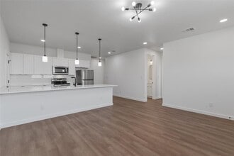 533 Hackberry Rd in Salado, TX - Building Photo - Building Photo