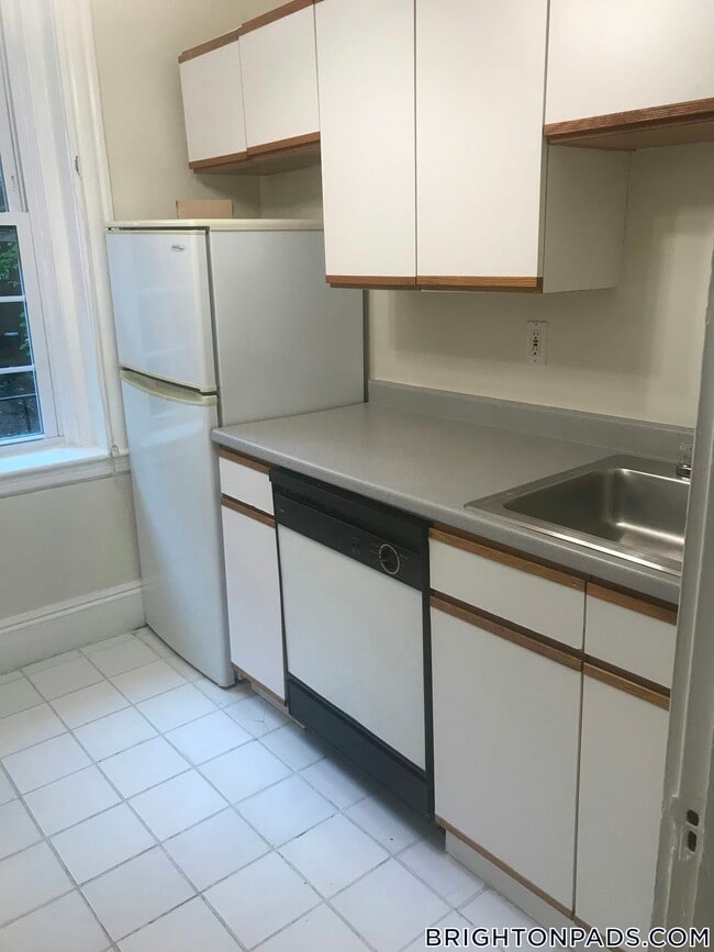 10 Lothian Rd, Unit 5 in Boston, MA - Building Photo - Building Photo