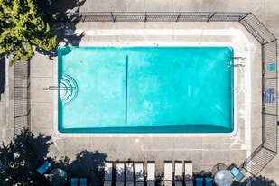 Fletcher Towers in Hayward, CA - Building Photo