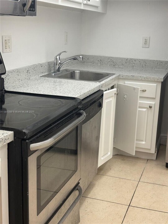 1800 Sans Souci Blvd in Miami, FL - Building Photo