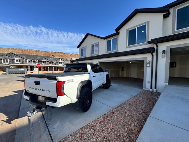 2814 E Fireweed Ln in Washington, UT - Building Photo - Building Photo