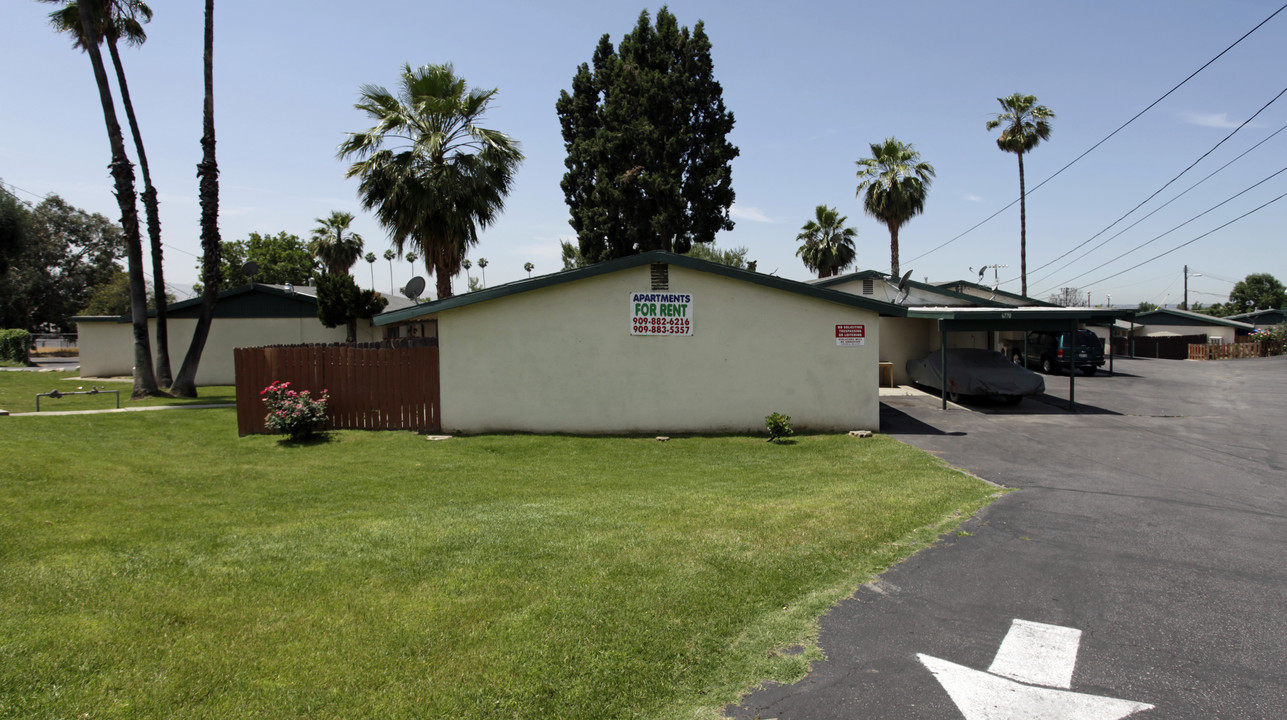 Sundance Highland Garden Apartments in Highland, CA - Foto de edificio