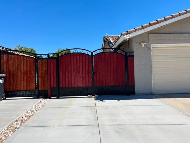 property at 43770 Santa Rosa Cir