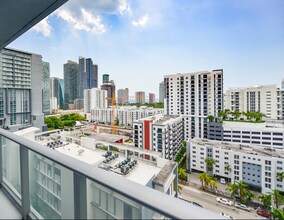 1010 SW 2nd Ave, Unit 1410 in Miami, FL - Building Photo - Building Photo