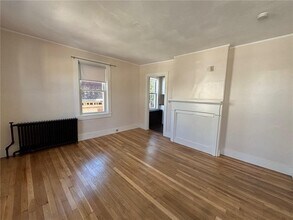 15 Simmons St in Newport, RI - Building Photo - Building Photo