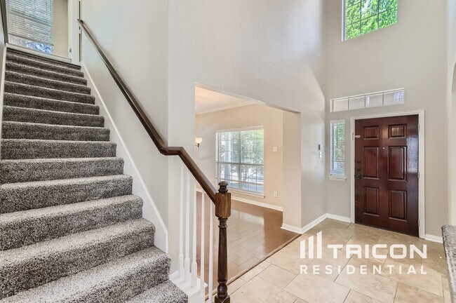 property at 2624 Dunbar Dr