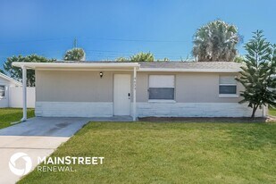 4633 Irene Loop in New Port Richey, FL - Building Photo