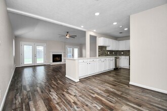 13002 Kingsmill Dr in Sugar Land, TX - Building Photo - Building Photo