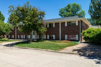 Plaza 26 Apartments in Lakewood, CO - Building Photo - Building Photo