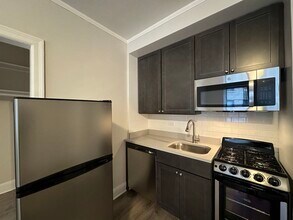 3335 W Diversey Ave in Chicago, IL - Building Photo - Building Photo