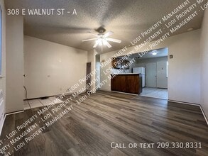 308 E Walnut St in Lodi, CA - Building Photo - Building Photo