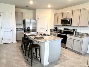 5801 Hollingworth Trl in Wesley Chapel, FL - Building Photo - Building Photo