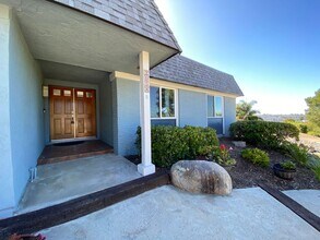 2058 Steiger Ln in Oceanside, CA - Building Photo - Building Photo