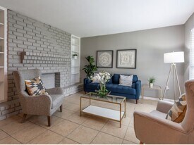 Country Club Place Apartments