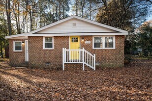 2155 Goins Dr in Fayetteville, NC - Building Photo