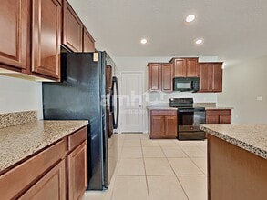 214 English Heritage Pl in Dover, FL - Building Photo - Building Photo
