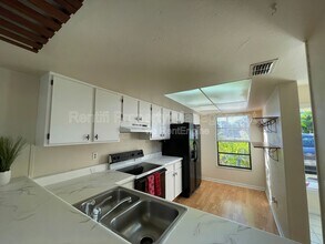 2131 Crystal Dr in Ft. Myers, FL - Building Photo - Building Photo