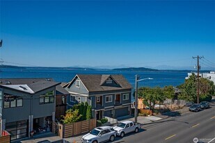 4226 Beach Dr SW in Seattle, WA - Building Photo