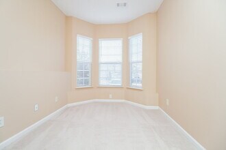 1009 Streamdale Point W in Nashville, TN - Building Photo - Building Photo
