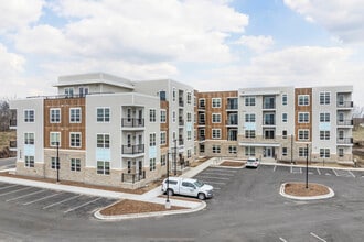 Sky Ridge Senior Apartments and Townhomes in Sun Prairie, WI - Foto de edificio - Building Photo