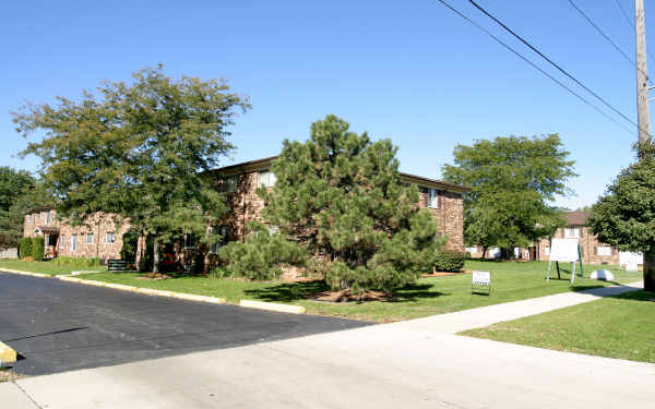 Shores Park Layne East Apartments in St. Clair Shores, MI - Foto de edificio - Building Photo