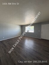 1604 8th St NW in Meridian, ID - Building Photo - Building Photo
