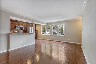 1004 Inverrary Ln in Deerfield, IL - Building Photo - Building Photo