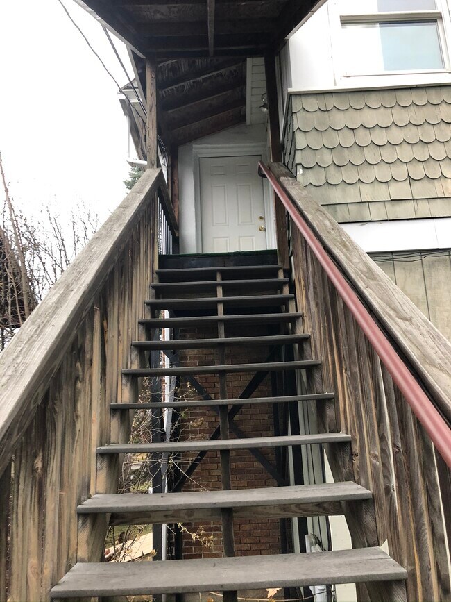 522 W Beaver Ave, Unit B in State College, PA - Building Photo - Building Photo