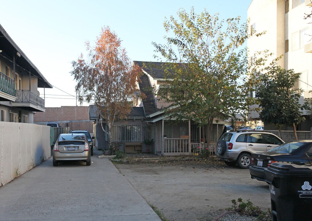 5340 Loma Lind Ave in Los Angeles, CA - Building Photo
