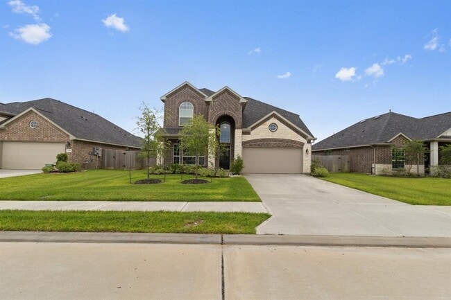 12114 Champion's Frst Dr in Mont Belvieu, TX - Building Photo - Building Photo