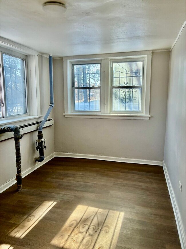 6900 S Jeffery Blvd in Chicago, IL - Building Photo - Building Photo