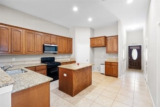 111 Harbour Town Cir in Montgomery, TX - Building Photo - Building Photo