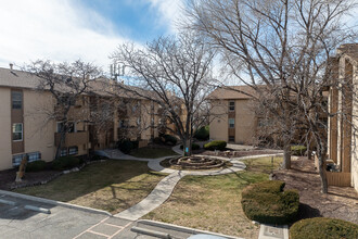 Hillcrest Park in Albuquerque, NM - Building Photo - Building Photo