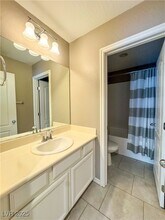 12233 Loggeta Way in Las Vegas, NV - Foto de edificio - Building Photo
