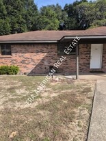 1120 N 20th St in Defuniak Springs, FL - Building Photo