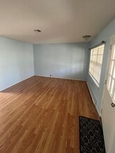 195 Newcastle Ct in Ridge, NY - Building Photo - Building Photo
