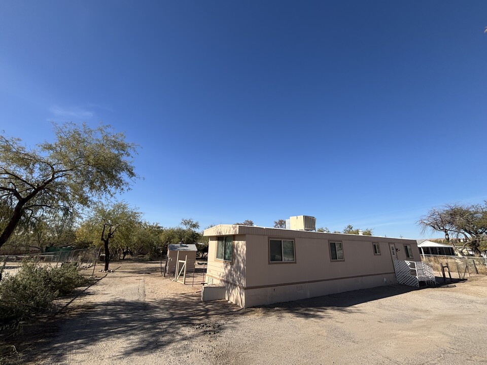 5725 N La Cholla Blvd in Tucson, AZ - Foto de edificio