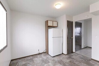 4106 Baldwin Ave, Unit 3 in Lincoln, NE - Foto de edificio - Building Photo