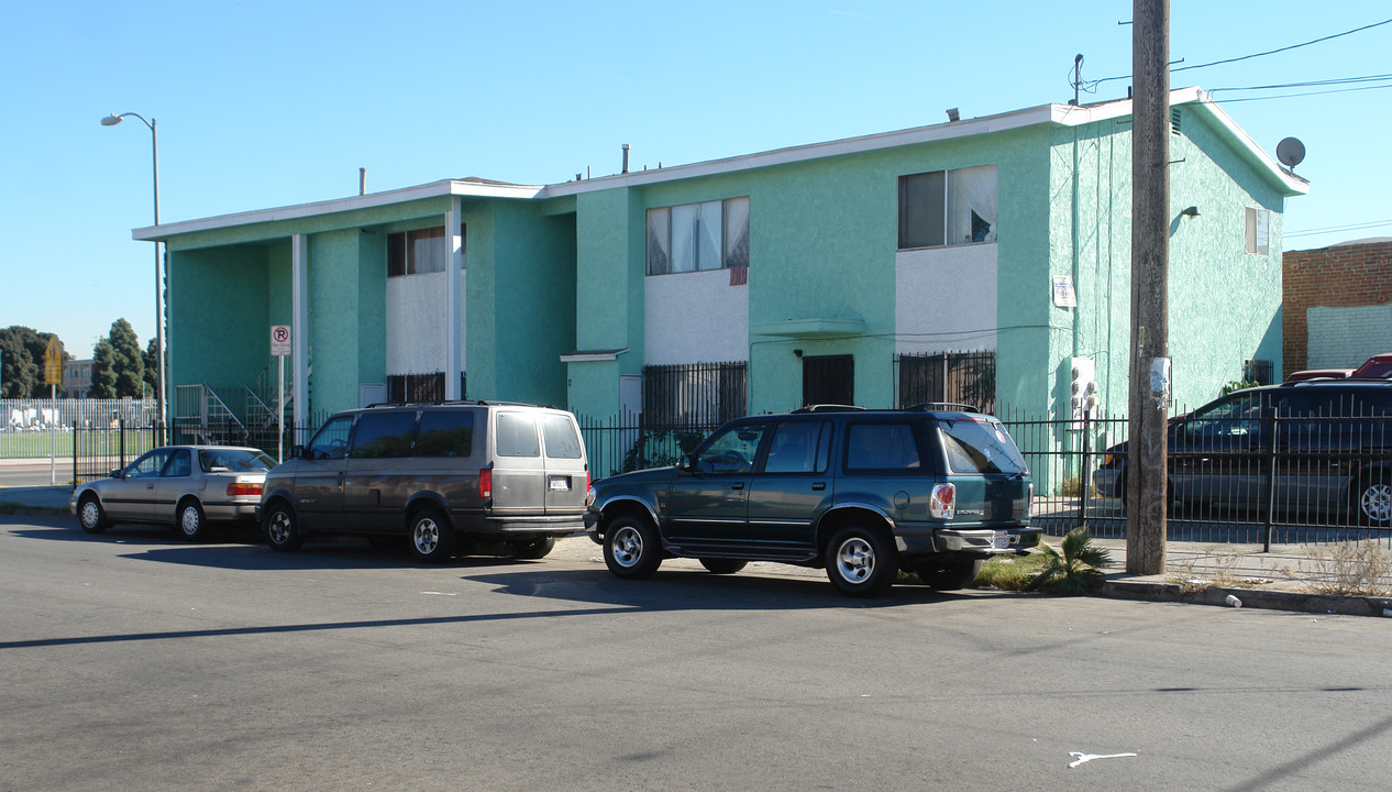 6701 Broadway in Los Angeles, CA - Building Photo