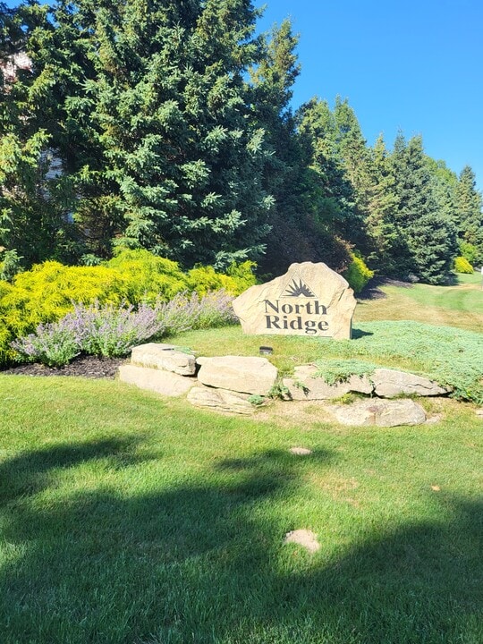 18400 N Ridge Ct, Unit #3 in Spring Lake, MI - Foto de edificio