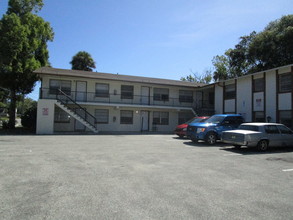 Cambridge Apartments in Daytona Beach, FL - Foto de edificio - Building Photo