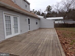 9 Lobelia Ave in Browns Mills, NJ - Building Photo - Building Photo