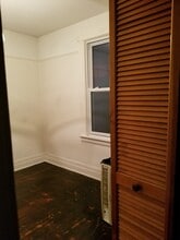 9345 Charest St, Unit UP in Hamtramck, MI - Building Photo - Building Photo