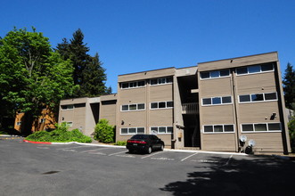 Glendale Apartments in Bellevue, WA - Building Photo - Building Photo