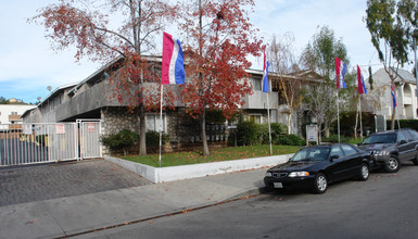 Shadow Hills in Pacoima, CA - Foto de edificio - Building Photo