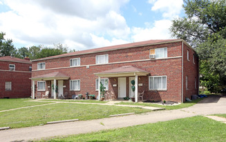 842-857 Regina Ct Apartments