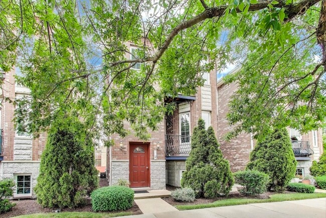 property at 5924 N Milwaukee Ave