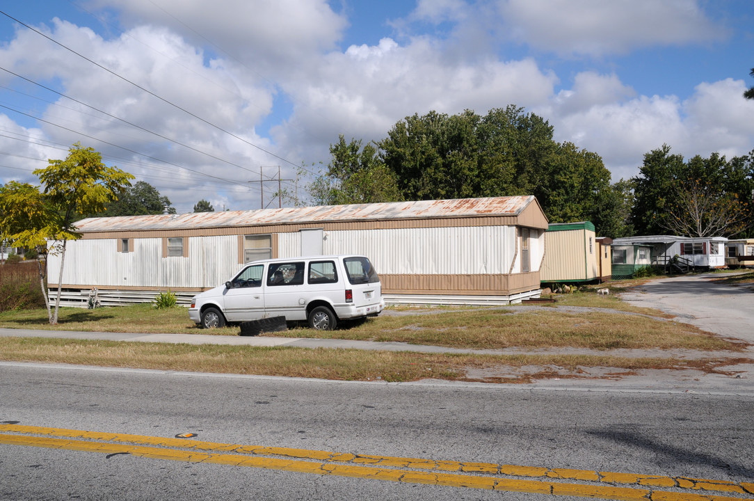 Hillcrest Mobile Village in Orlando, FL - Building Photo