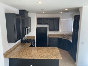 1016 Via Gallia St in Henderson, NV - Building Photo - Building Photo